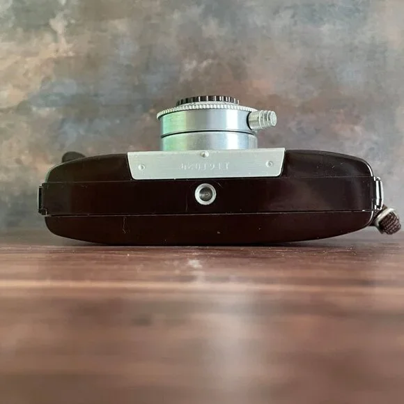 Vintage Kodak Pony 135 Camera with Leather Case (1950's) - Picture 12 of 16